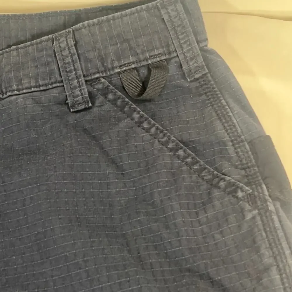 Carhartt Women's Navy Blue Sz 10 Utility Carpenter Work Cargo Shorts 104010-NVY